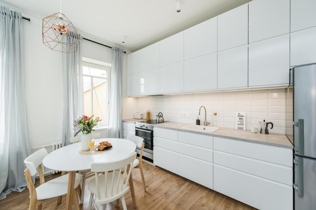 Stylish Apartment In The Heart Of Kaunas Old Town Exterior photo
